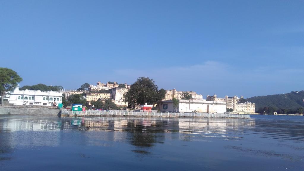 Lake Face Udaipur Exterior foto